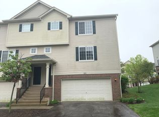 371 Evergreen Cir, Gilberts, IL 60136