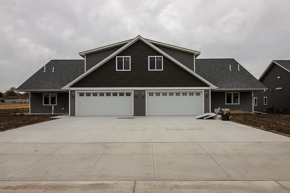 1st image of 649 Luiken St