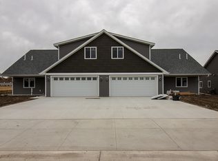 649 Luiken St, Lake Crystal, MN 56055
