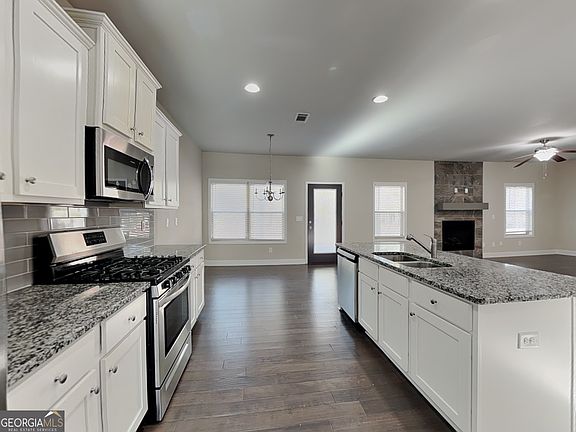 4th image of 1612 Lapland Dr