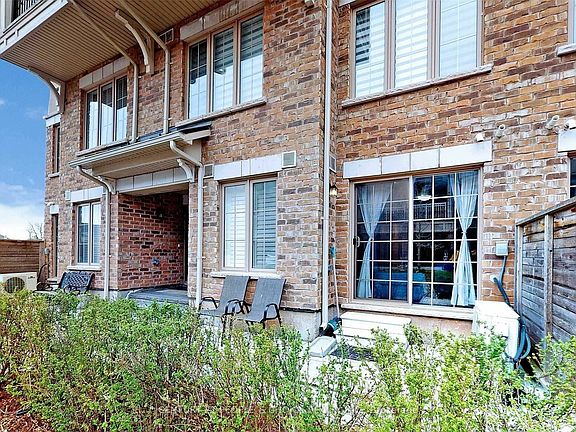 3rd image of 2441 Greenwich Dr #106
