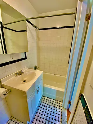 Rented by Oxford Property Group | media 13