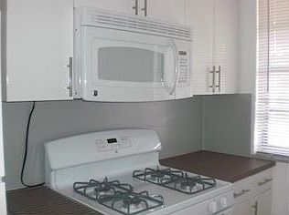 2nd image of 820 15th St APT 6