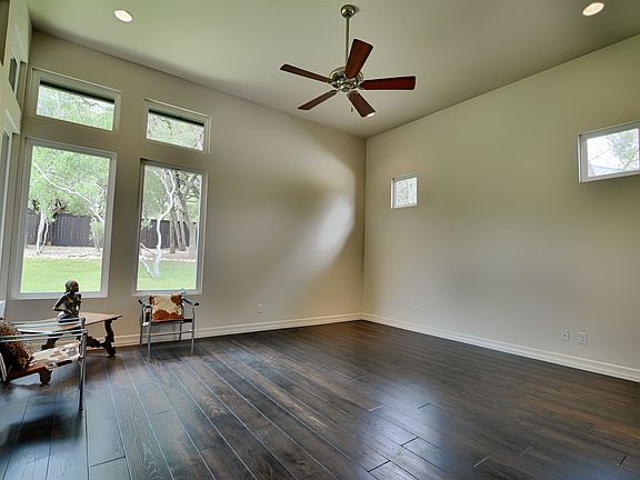 4th image of 906 Koala Ct