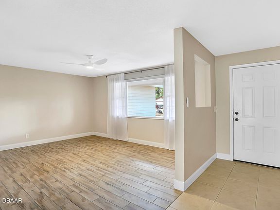 3rd image of 1014 E Indian Oaks