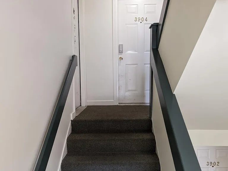 3904 Eastview Ln — Photo 3