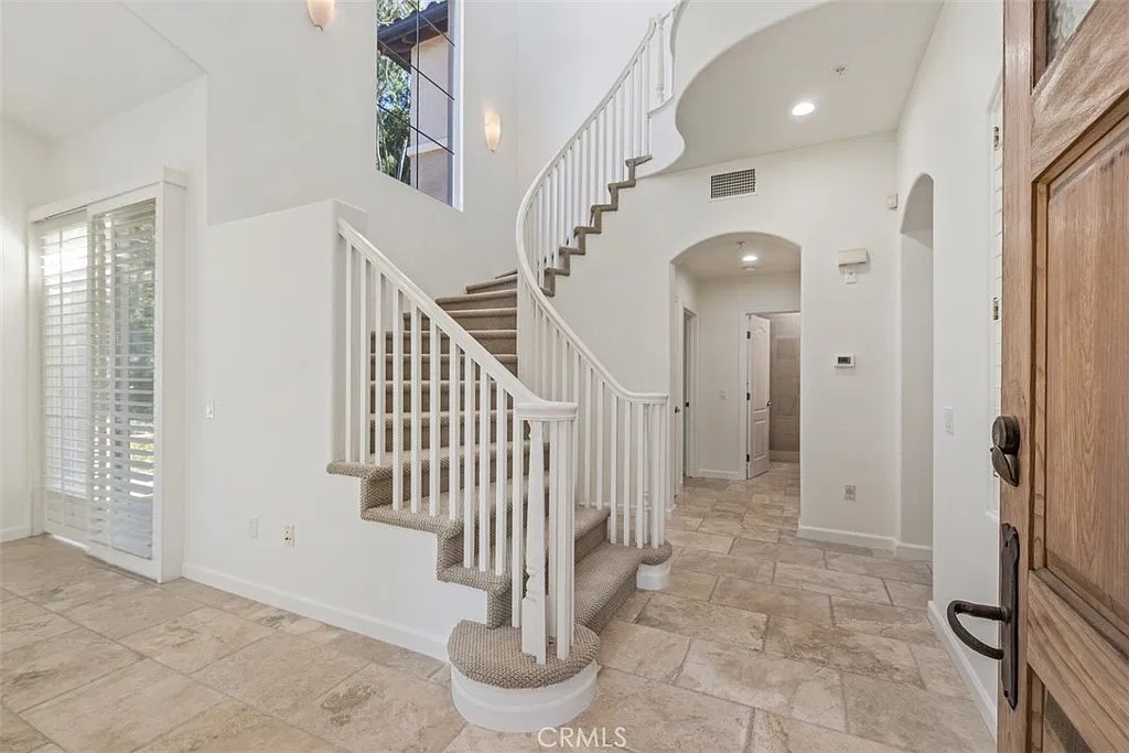 3 bed, 1625 sqft, $6,500 — Photo 2