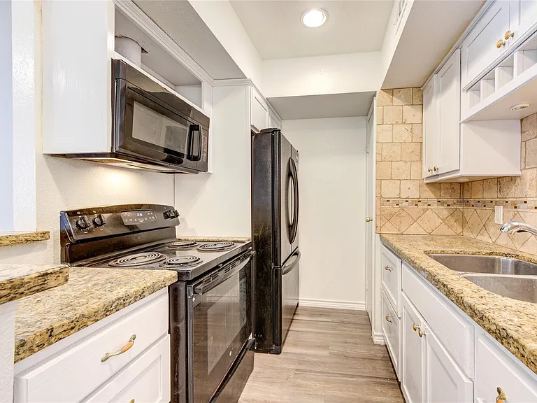 10202 Forum Park Dr #256 — Photo 11