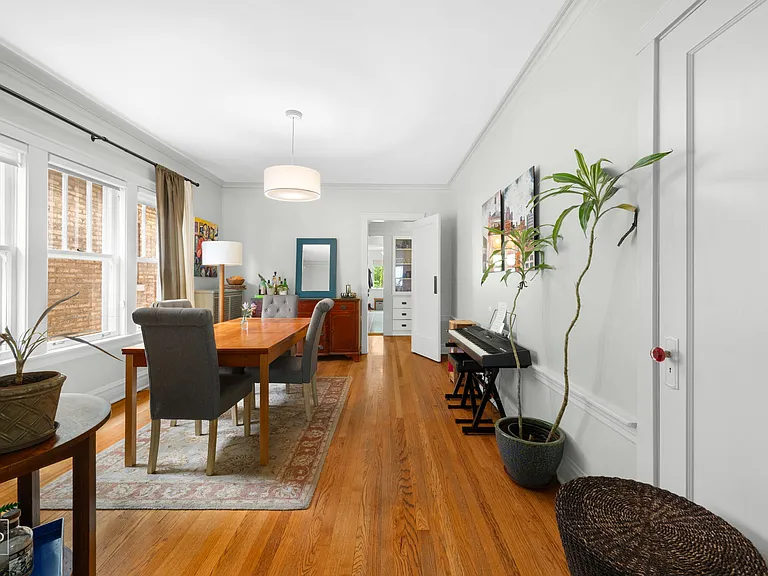 5736 N Virginia Ave — Photo 10