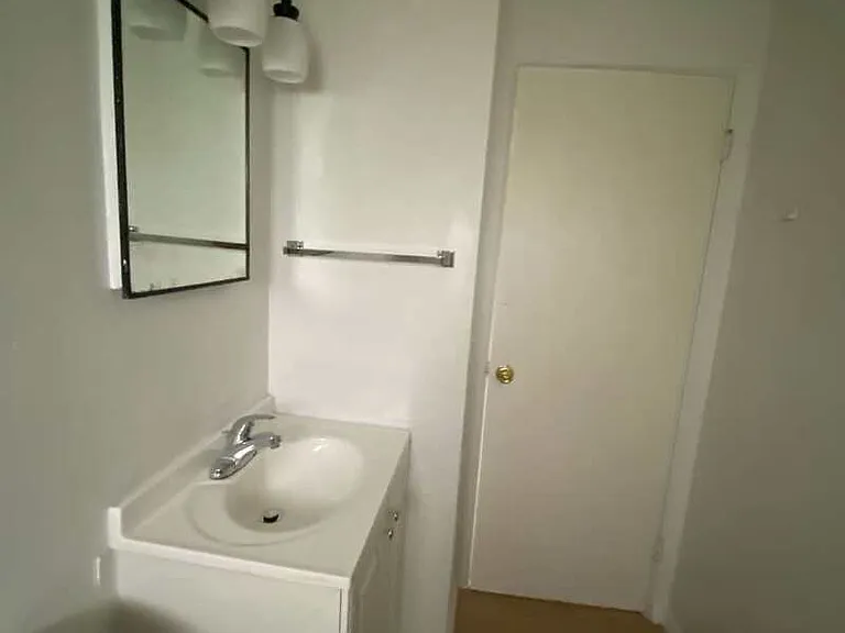 111 Andrew Ave #4 — Photo 9