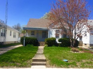 1921 N 8th St, Springfield, IL 62702