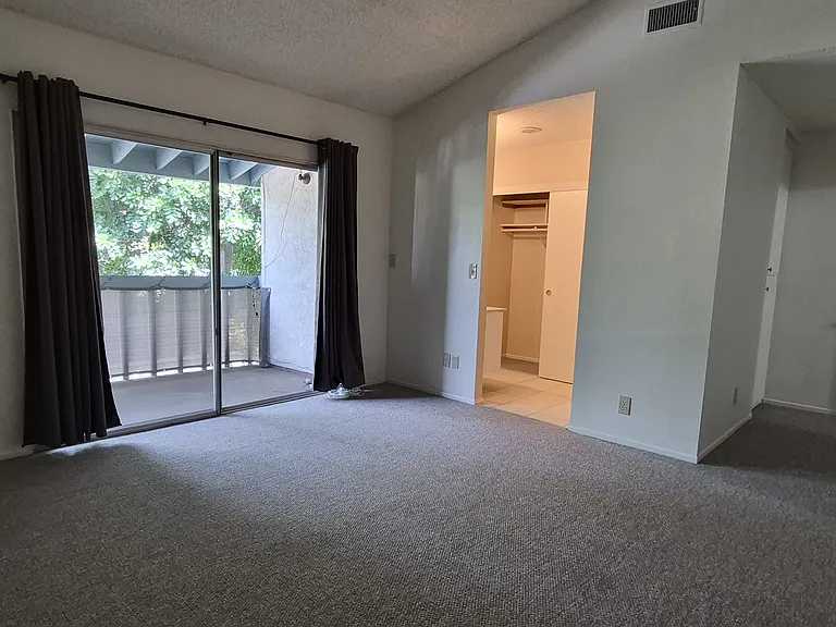 2673 Milton Ave #12 — Photo 31
