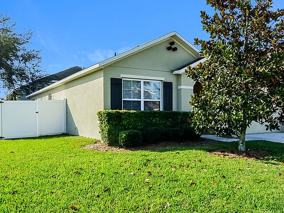 4th image of 16652 Broadford Ln