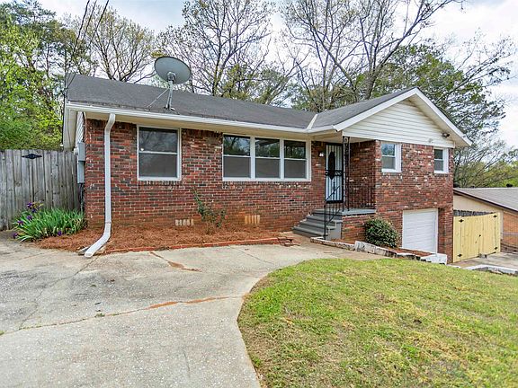 5th image of 417 Burgundy Rd