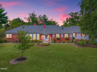 808 Glynwood Rd, Wapakoneta, OH 45895
