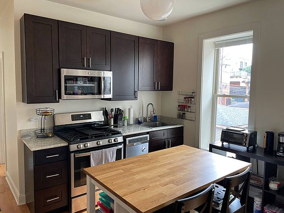 5th image of 3441 N Janssen Ave #2R