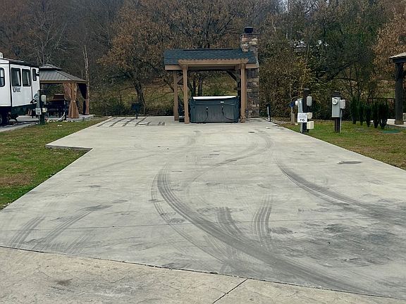 2nd image of 116 Mountain Meadows Dr