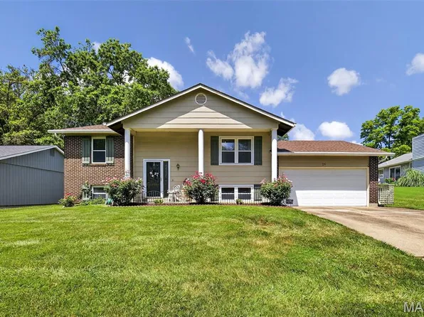 25 Universal Dr, Saint Peters, MO 63376