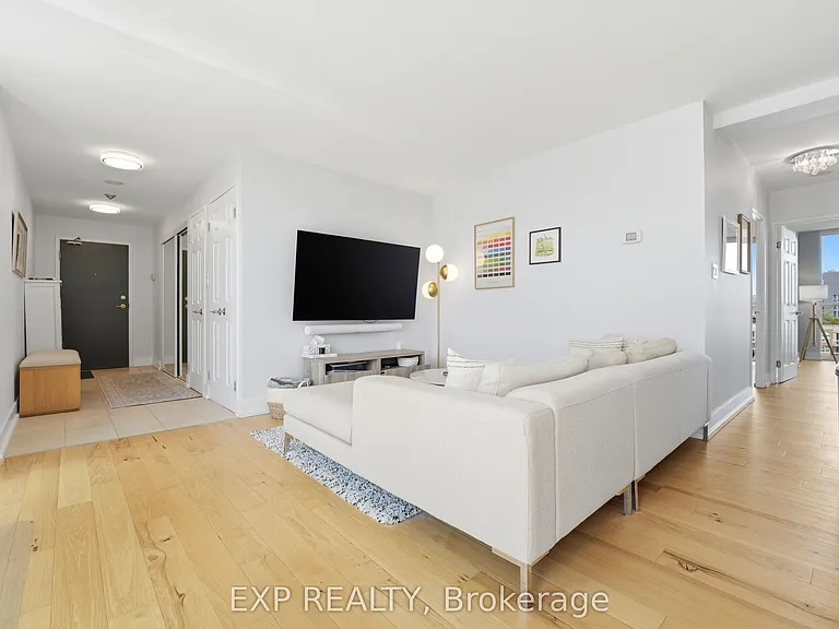 230 King St E #Penthouse 20 — Photo 7