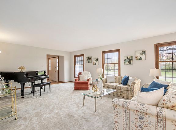 5th image of 2401 Highland Dr