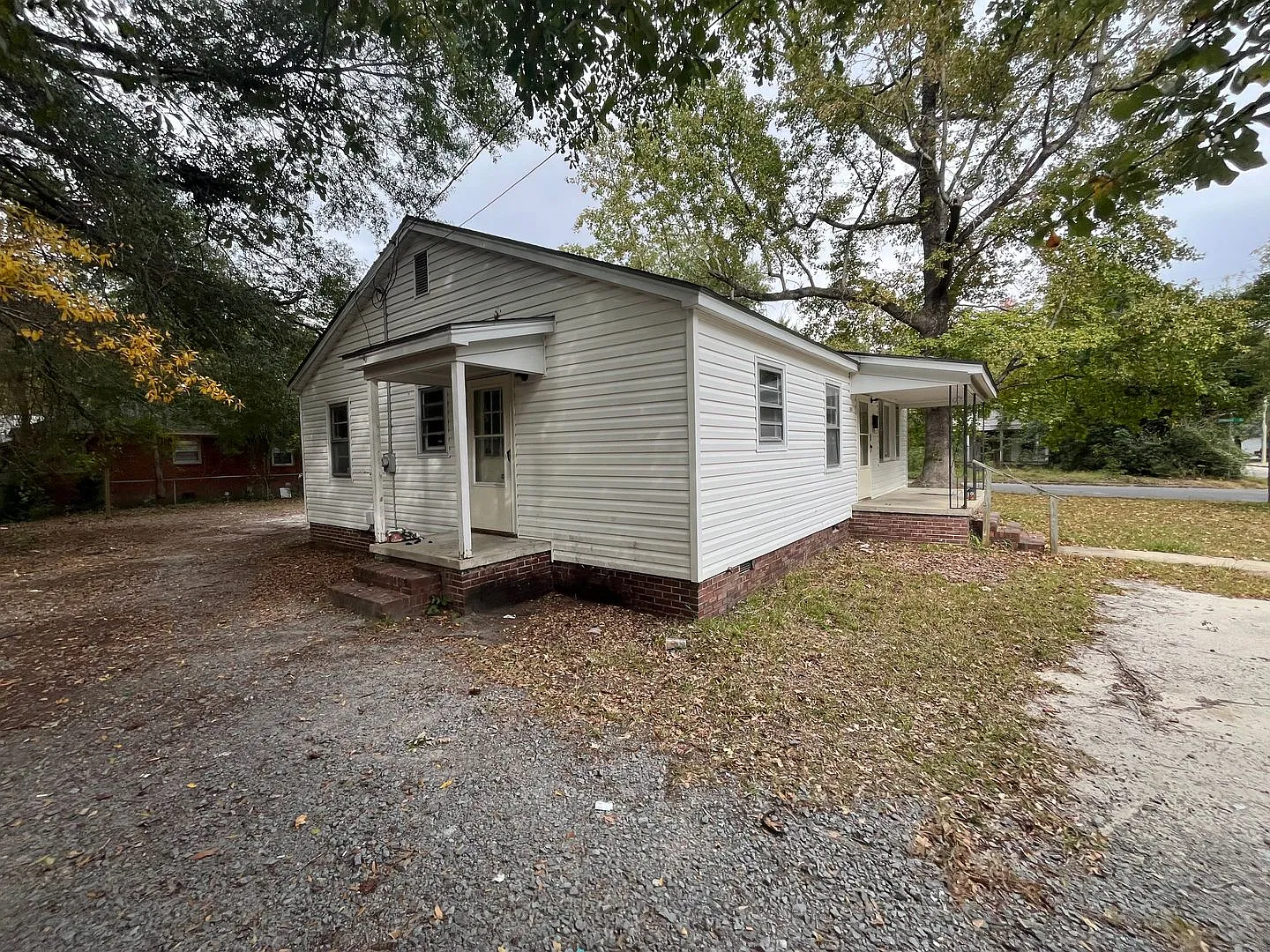301 Cox Ave. — Photo 4