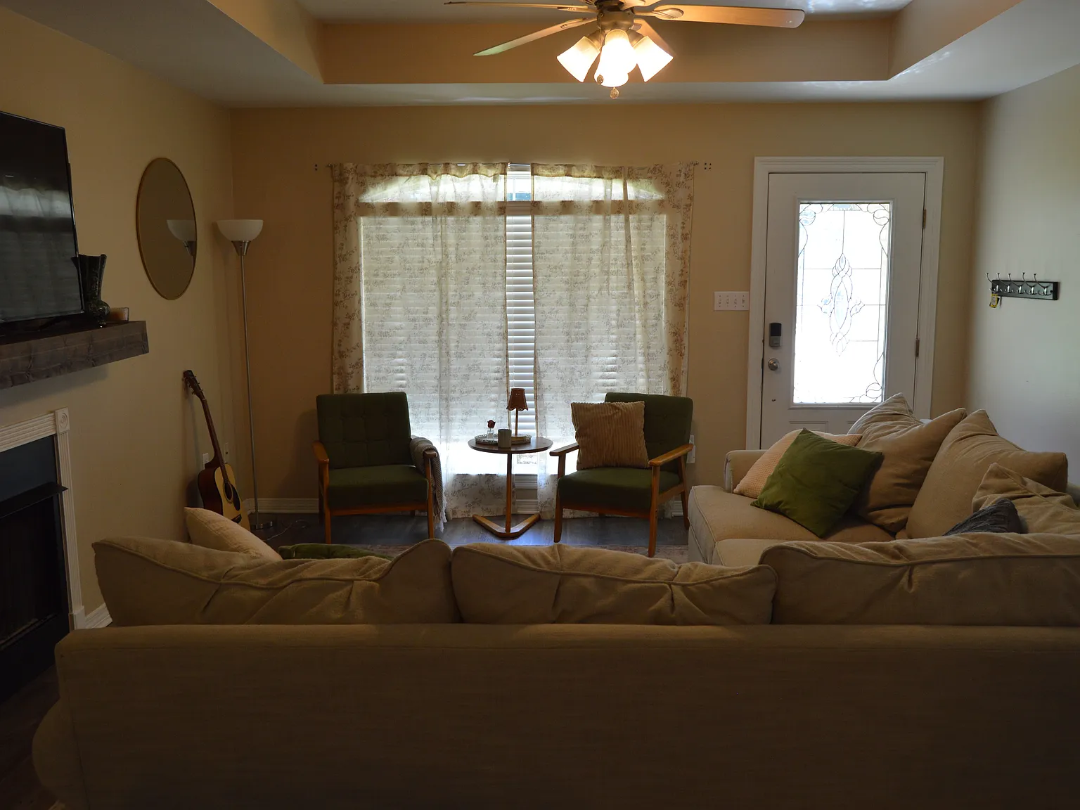 3 bed, 1307 sqft, $1,650 — Photo 2