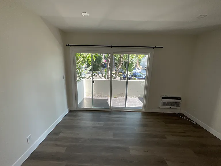 7730 Lexington Ave #102 — Photo 10