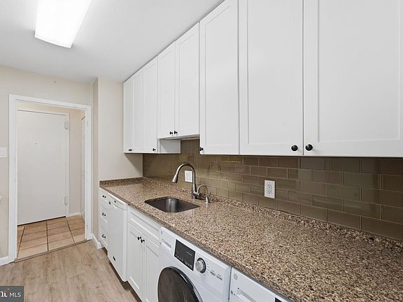 4th image of 1901 John F Kennedy Blvd APT 906
