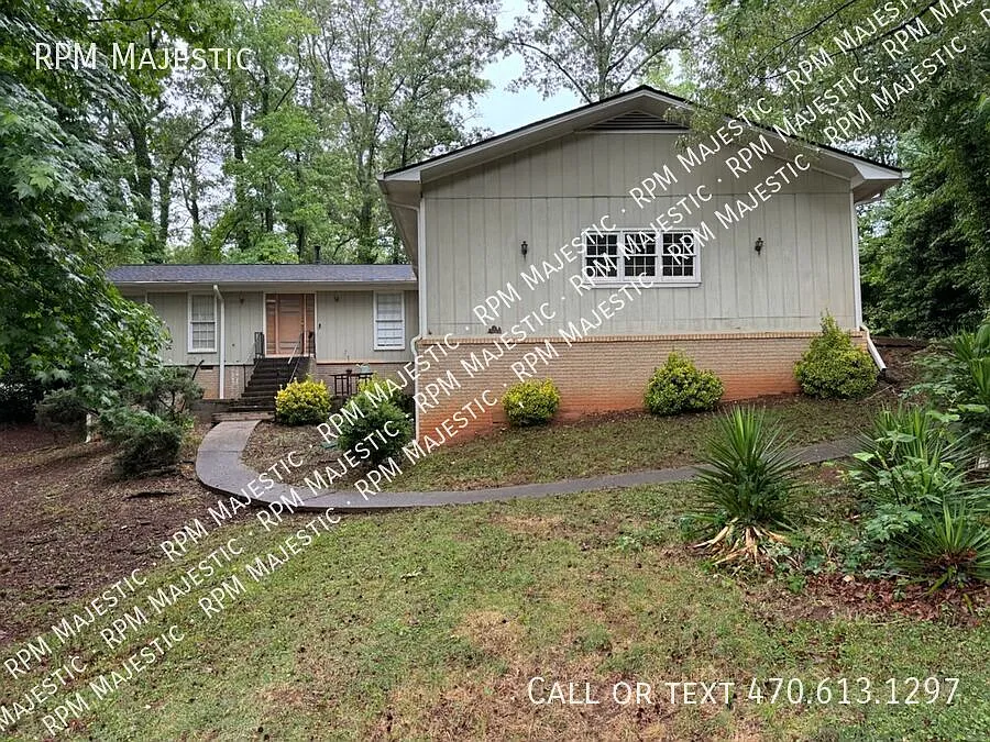 3518 Moonlight Ct