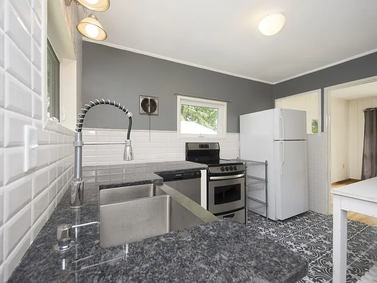 239 Crestmont Ave — Photo 7