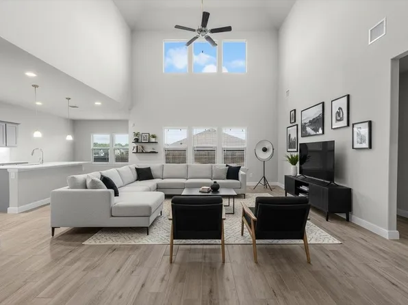 344 Valentine Ct, Burleson, TX 76028