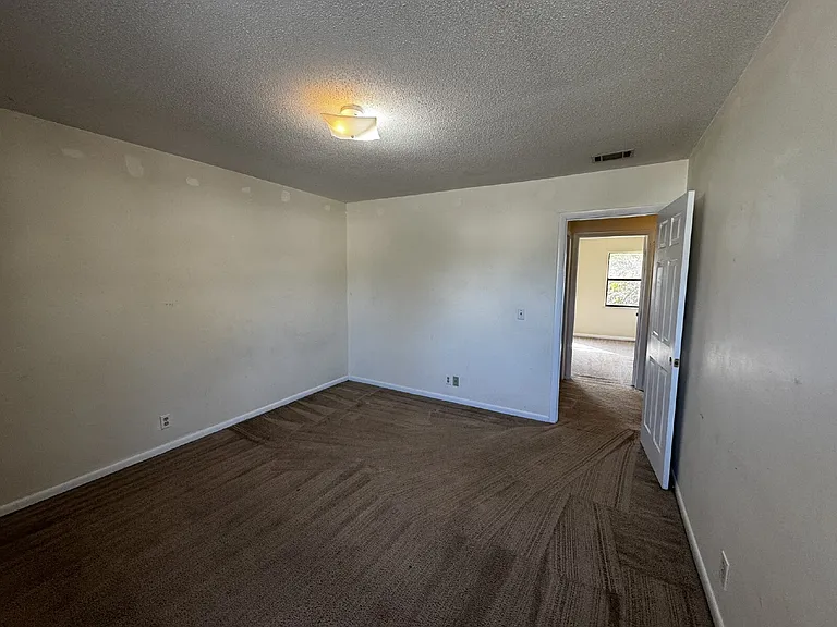 727 S Main St #93 — Photo 8