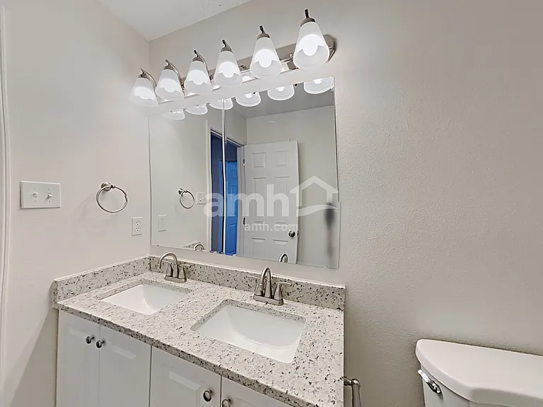 10890 Clear Spring Dr — Photo 15