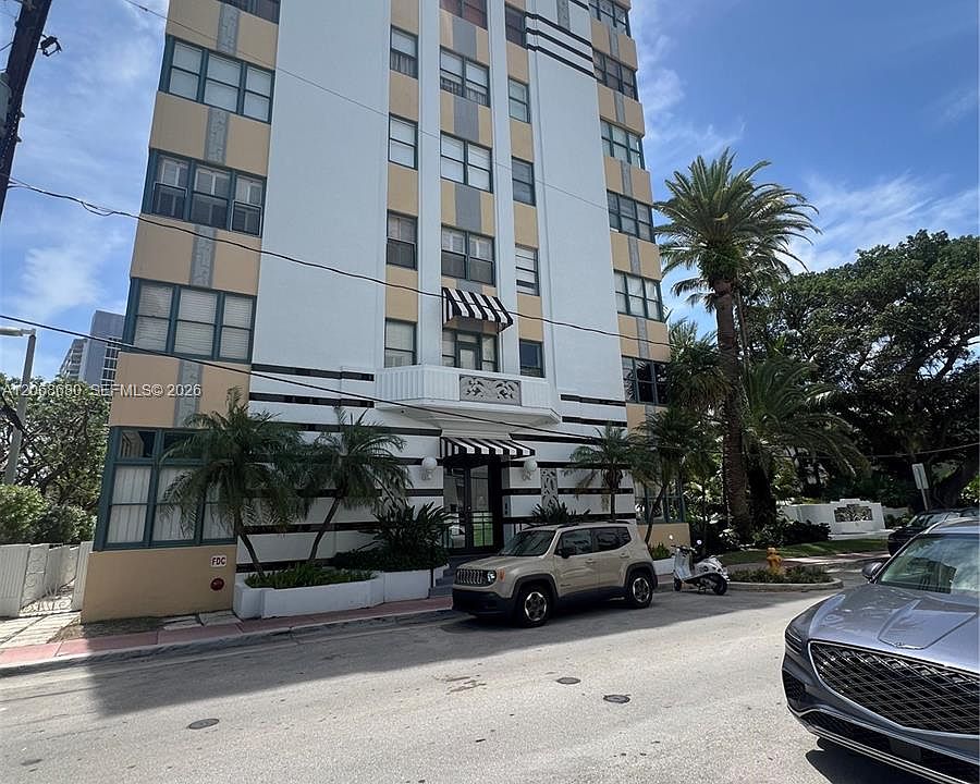 1st image of 2421 Lake Pancoast Dr APT 4D