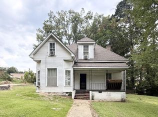 215 3rd St S, Baldwyn, MS 38824