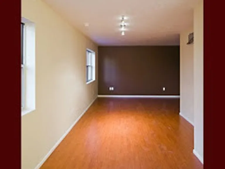 115ct - Bricklight Courtyard Apartments — Photo 13