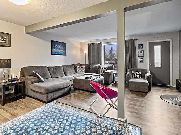 5th image of 5557 Coronation Ave