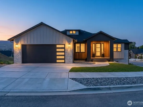 982 Spring Mountain Drive, Wenatchee, WA 98801
