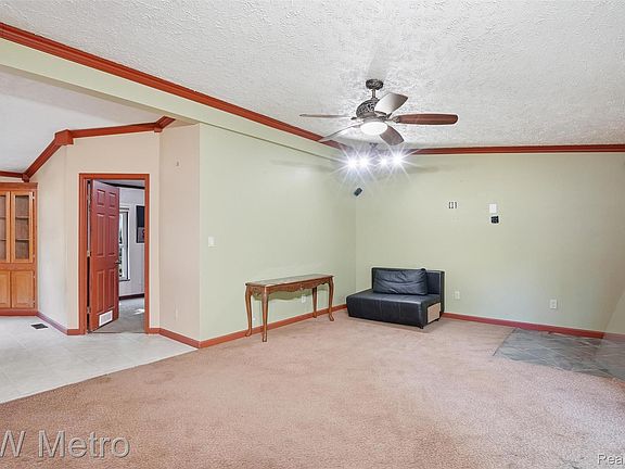 5th image of 22733 Sumpter Rd