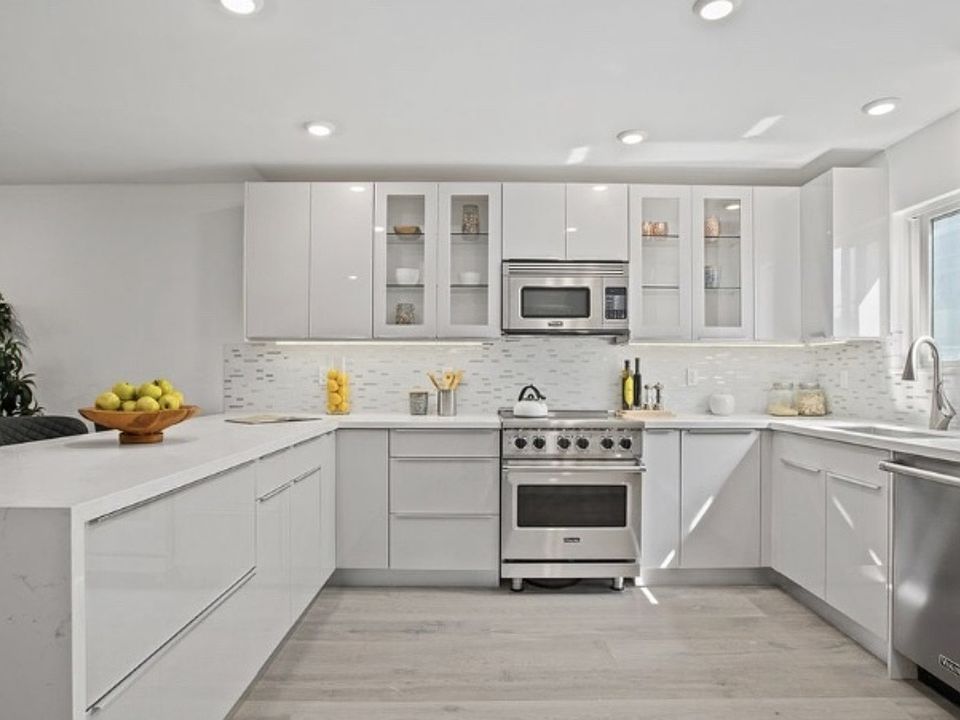 1st image of 1422 California Ave APT 3