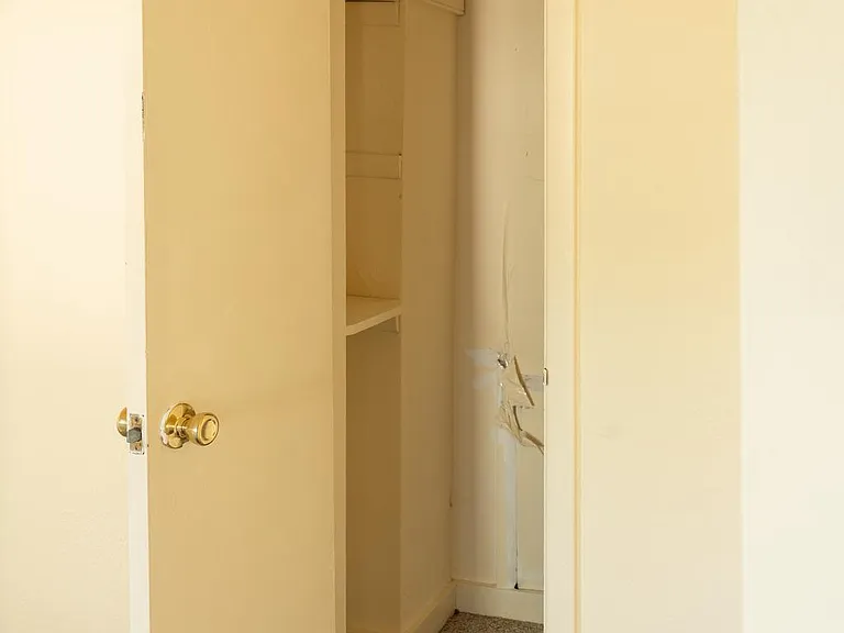 108 Martin Dr — Photo 36