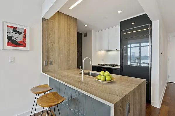 Rented by Compass | media 25