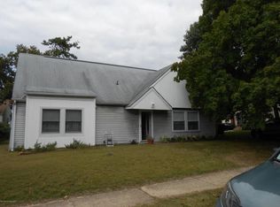 1229 Medina Rd, Lakewood, NJ 08701