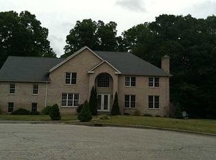 30 Phillips Ct, Cranston, RI 02921