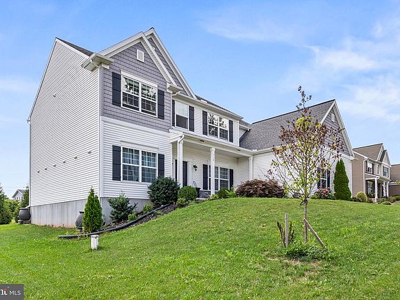 2nd image of 117 Peregrine Pl