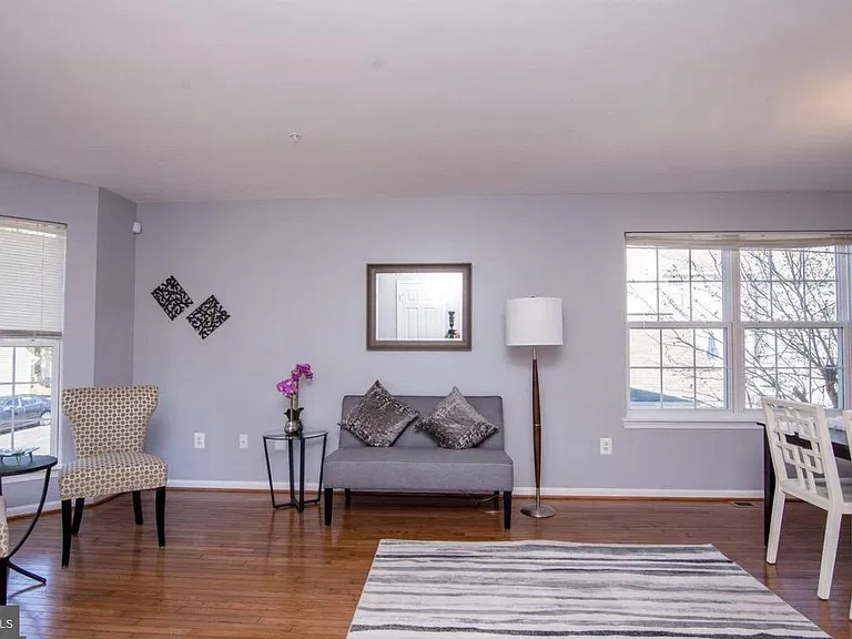 8800 Community Square Ln — Photo 14