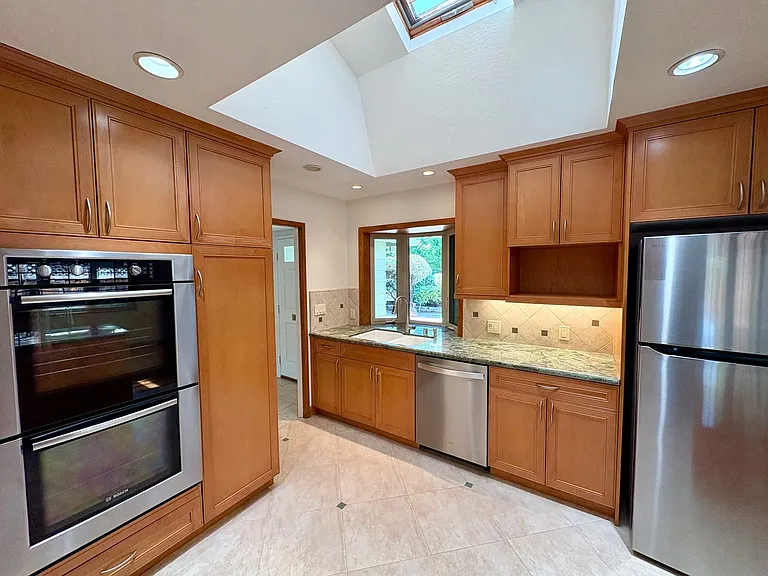 3057 Carleton Pl — Photo 9