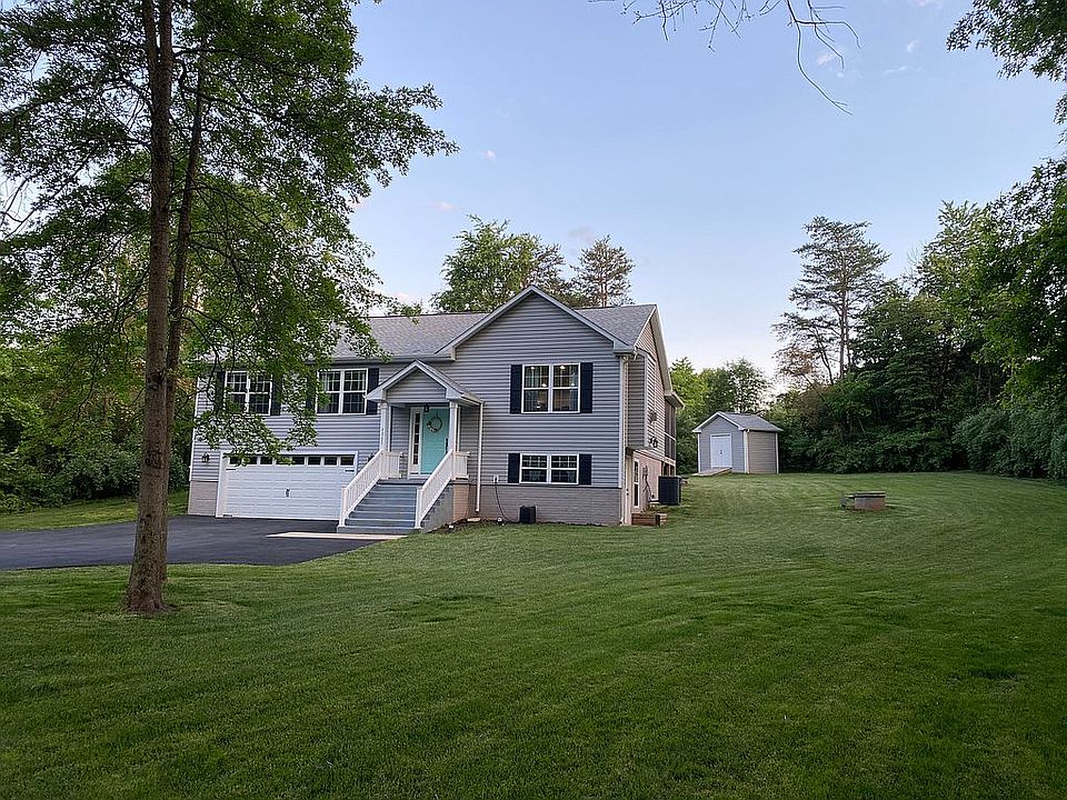 2nd image of 4065 Ringwood Rd