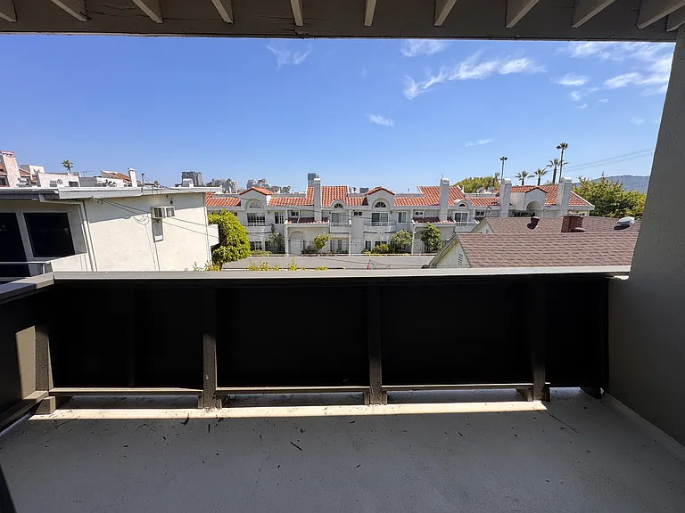 1344 N Columbus Ave #11 — Photo 12