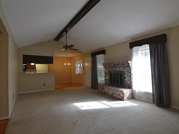 3rd image of 13202 Winding Wood Dr